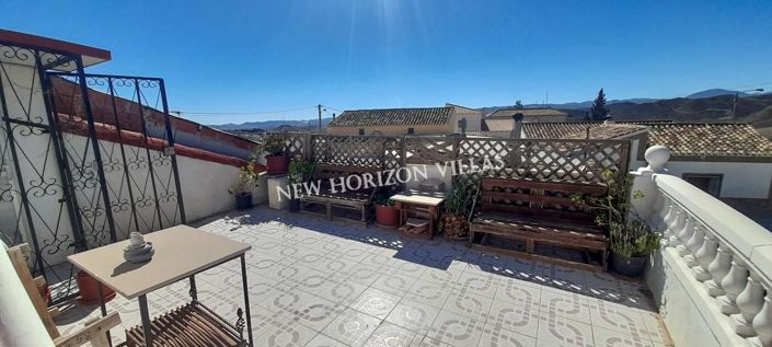Image No.1-5 Bed Property for sale