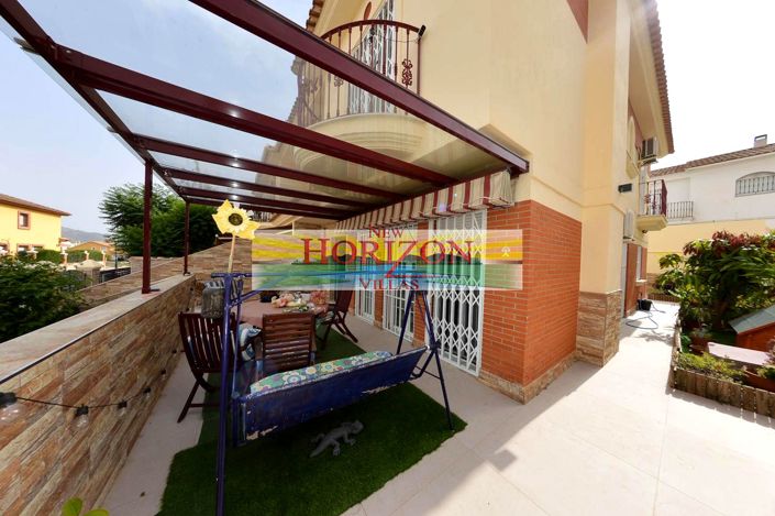 Image No.1-5 Bed Property for sale