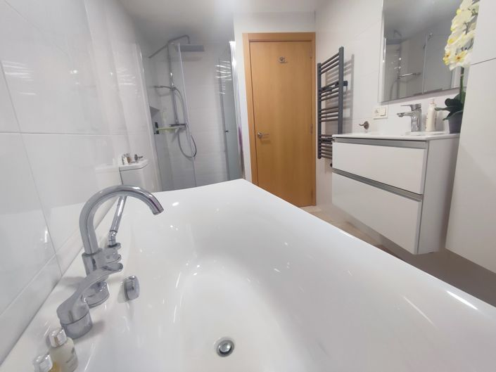 Image No.30-3 Bed Apartment for sale