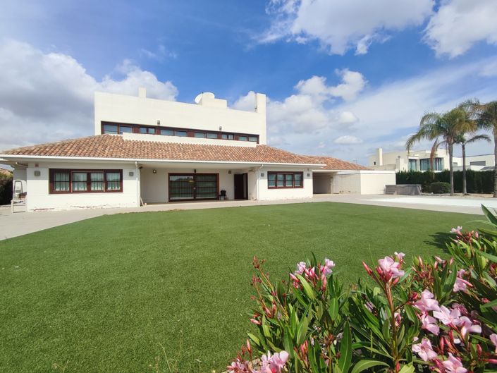 Image No.1-Villa de 4 chambres à vendre à Peraleja Golf