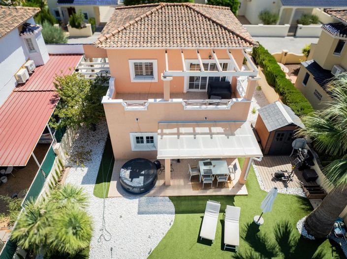 Image No.1-3 Bed Villa for sale