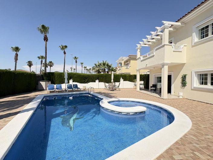 Image No.1-Villa de 2 chambres à vendre à Altaona Golf