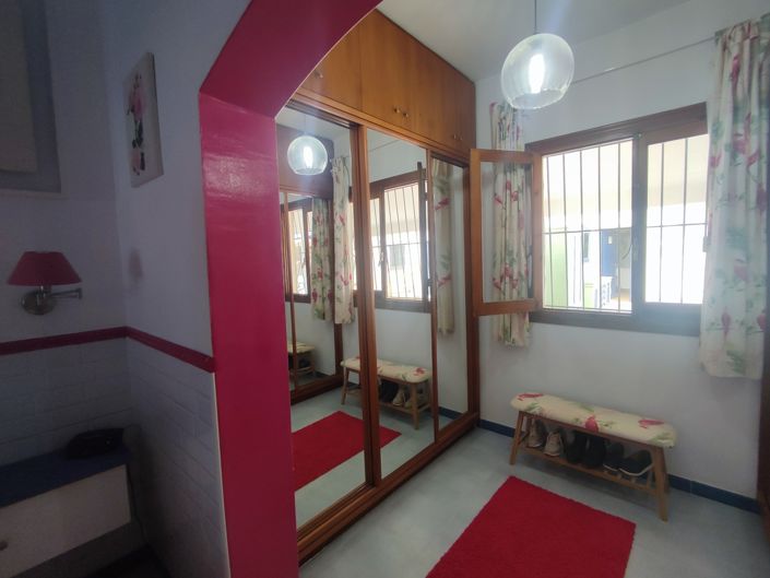 Image No.35-6 Bed Villa for sale