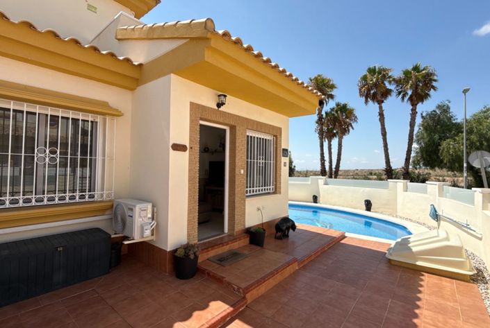 Image No.1-3 Bed Villa for sale