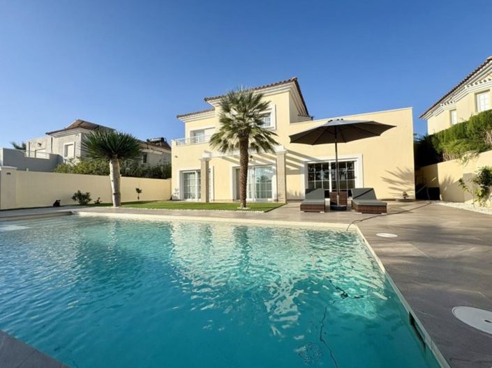 Image No.12-4 Bed Villa for sale