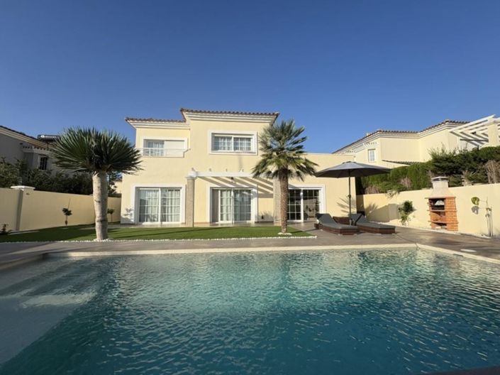 Image No.9-4 Bed Villa for sale