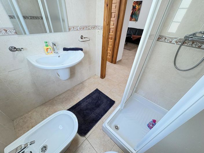 Image No.18-3 Bed Villa for sale