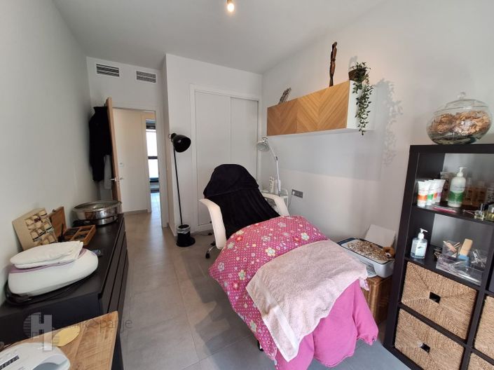 Image No.15-3 Bed Apartment for sale