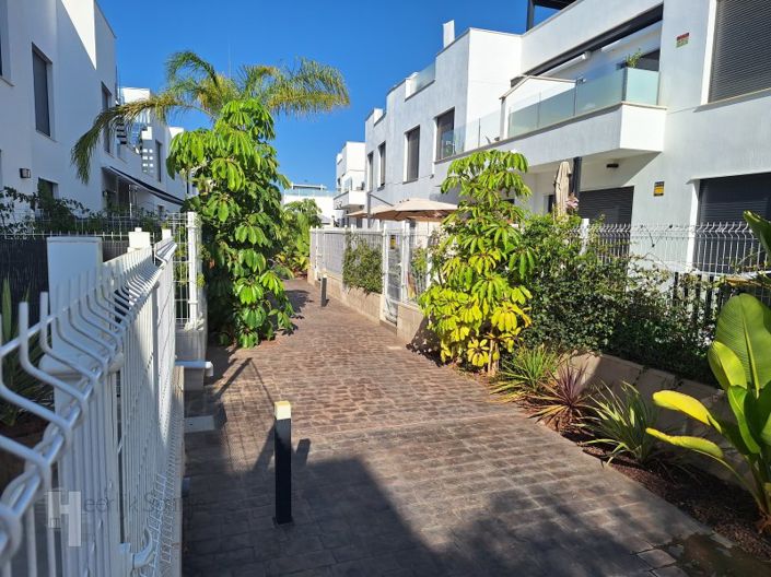 Image No.24-3 Bed Apartment for sale