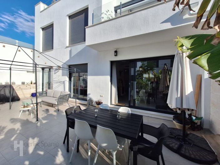 Image No.32-3 Bed Apartment for sale