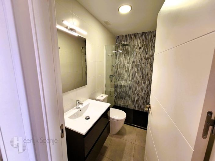 Image No.20-3 Bed Apartment for sale