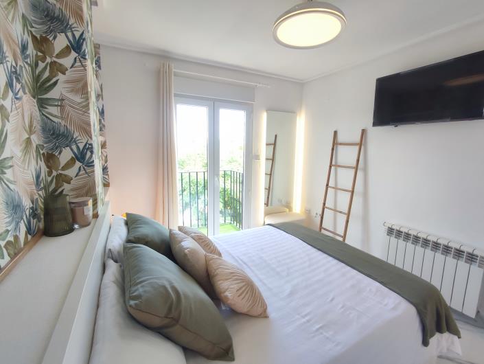 Image No.33-2 Bed Apartment for sale