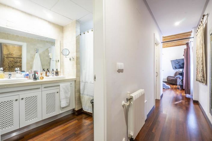 Image No.40-5 Bed Villa for sale