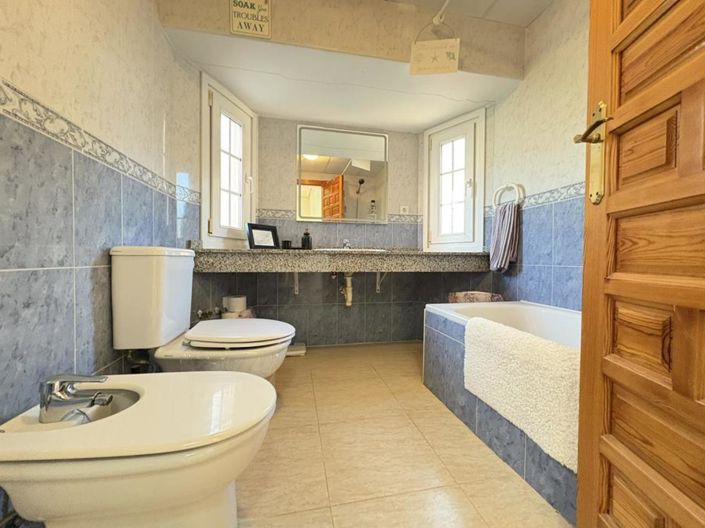 Image No.23-2 Bed Villa for sale