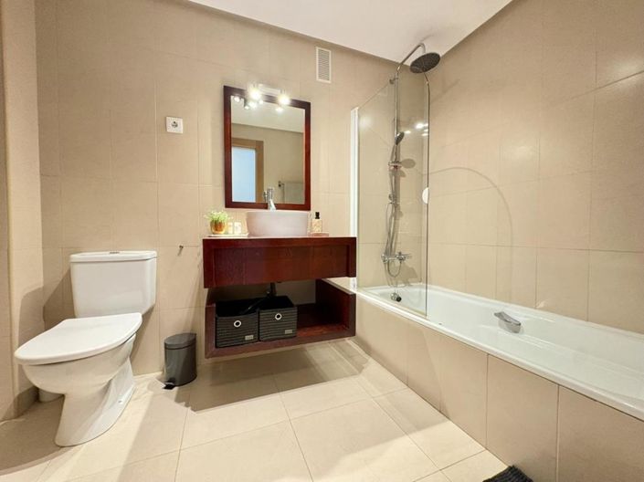 Image No.24-2 Bed Apartment for sale