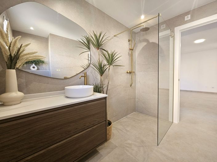 Image No.16-2 Bed Apartment for sale