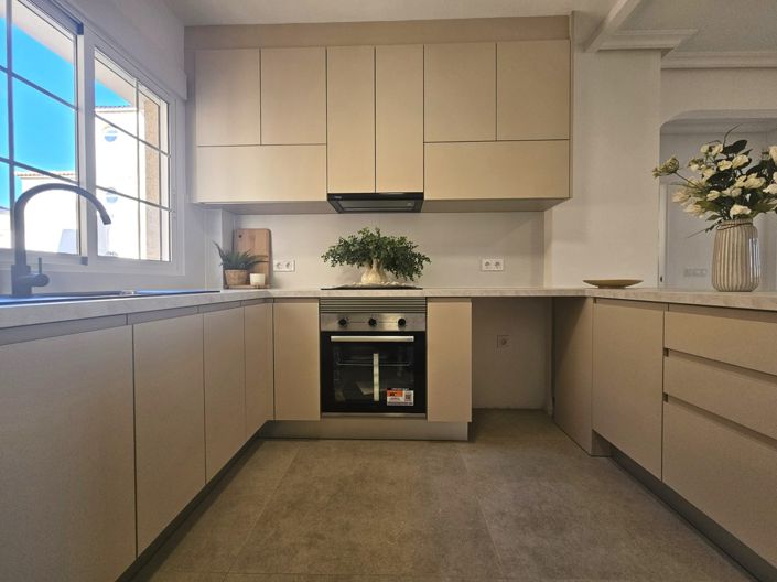 Image No.4-2 Bed Apartment for sale