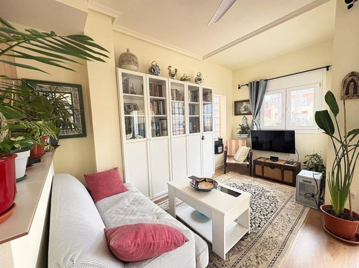 Image No.9-2 Bed Villa for sale