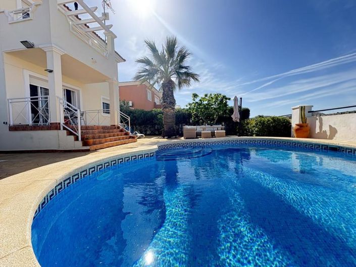 Image No.5-2 Bed Villa for sale