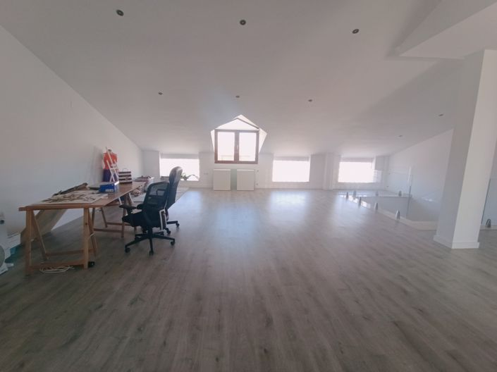 Image No.25-Maison de ville de 4 chambres à vendre à Roldan