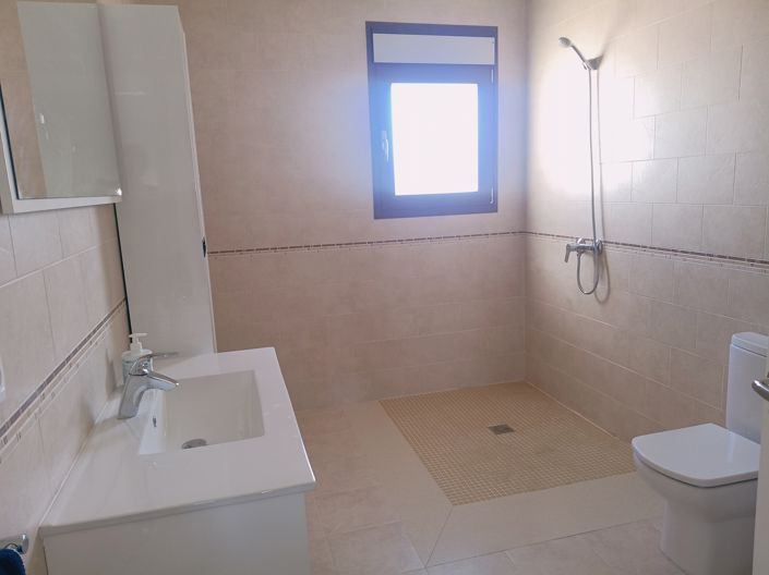 Image No.31-Maison de ville de 4 chambres à vendre à Roldan