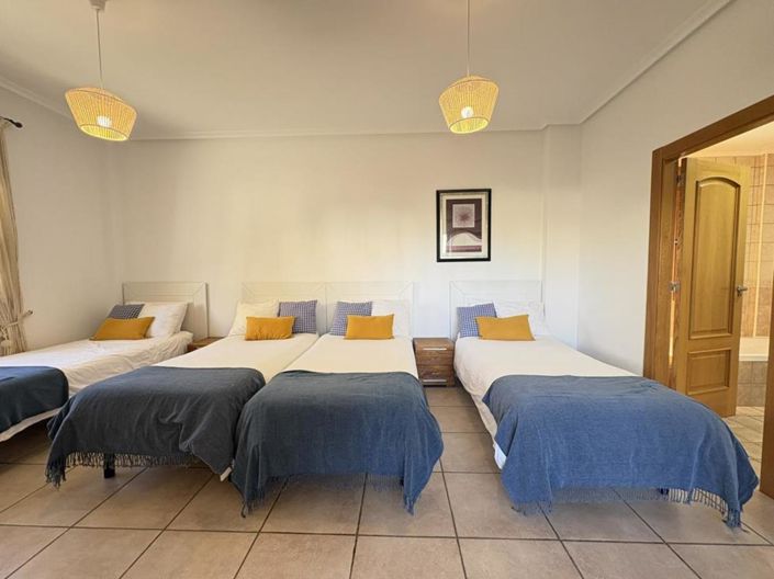 Image No.41-4 Bed Villa for sale