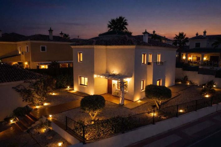 Image No.43-4 Bed Villa for sale