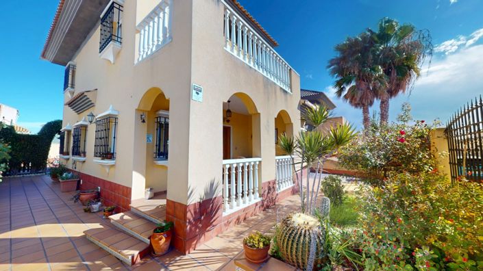 Image No.3-4 Bed Villa for sale