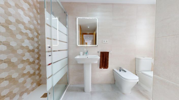 Image No.15-4 Bed Apartment for sale