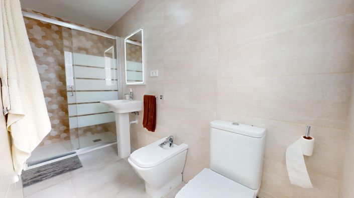 Image No.6-4 Bed Apartment for sale