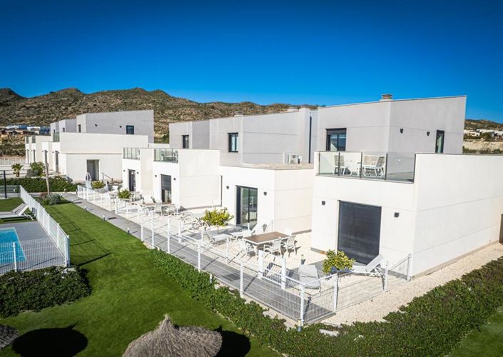 Image No.29-2 Bed Townhouse for sale