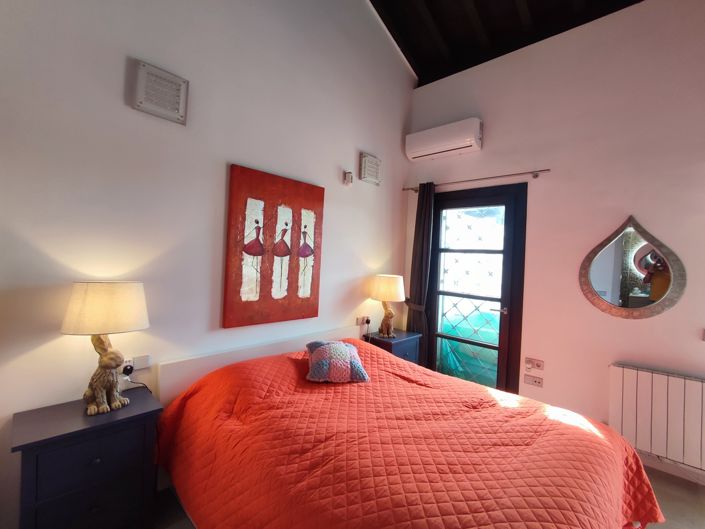 Image No.25-2 Bed Villa for sale