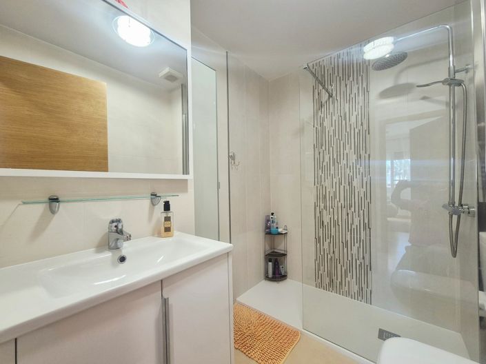 Image No.15-2 Bed Apartment for sale