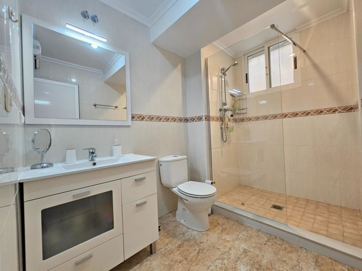 Image No.18-3 Bed Villa for sale