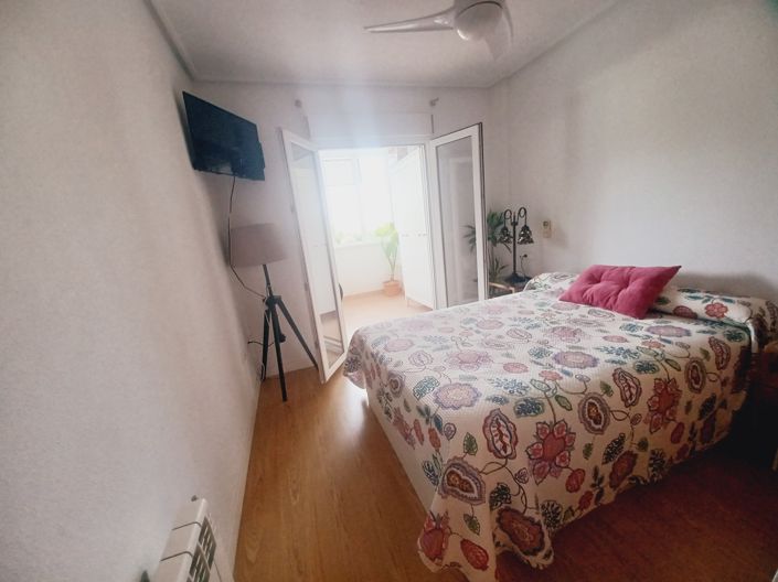 Image No.20-2 Bed Apartment for sale