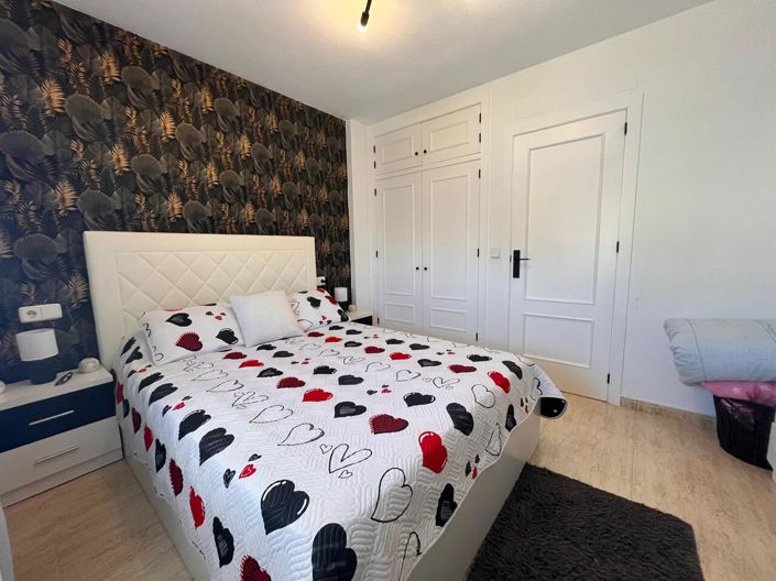 Image No.8-2 Bed Townhouse for sale