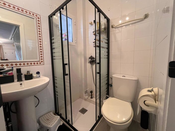 Image No.9-2 Bed Townhouse for sale