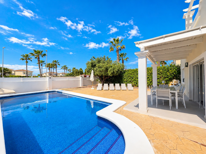 Image No.5-3 Bed Villa for sale