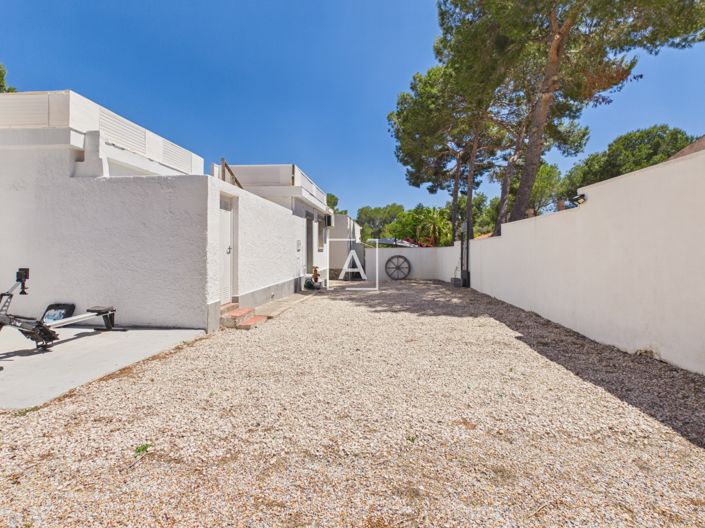 Image No.12-4 Bed Villa for sale