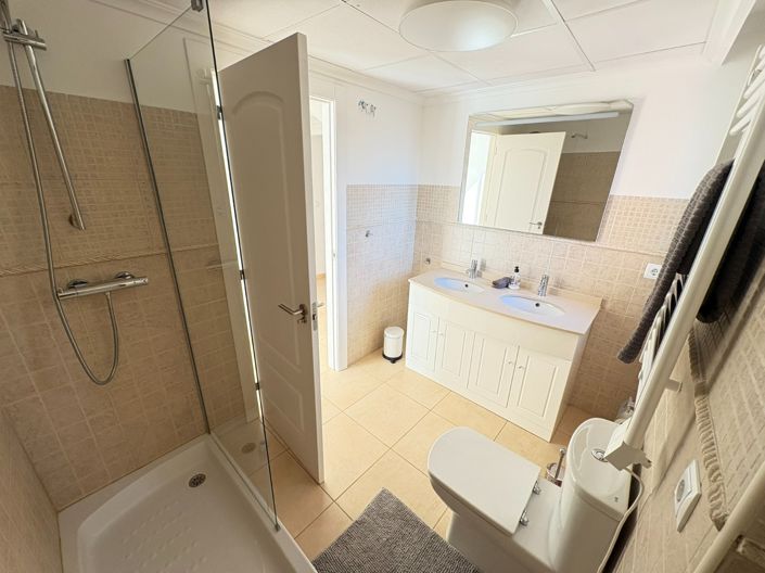 Image No.19-3 Bed Apartment for sale