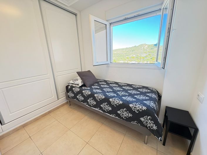 Image No.24-3 Bed Apartment for sale