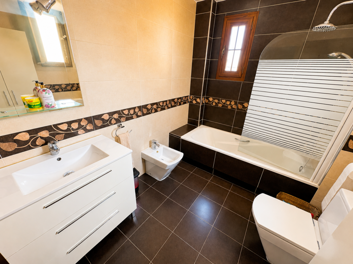 Image No.39-3 Bed Villa for sale