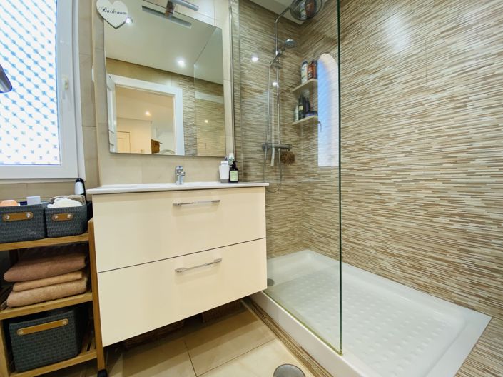 Image No.18-2 Bed Apartment for sale