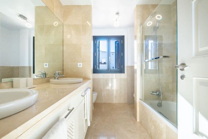 Image No.20-5 Bed Villa for sale