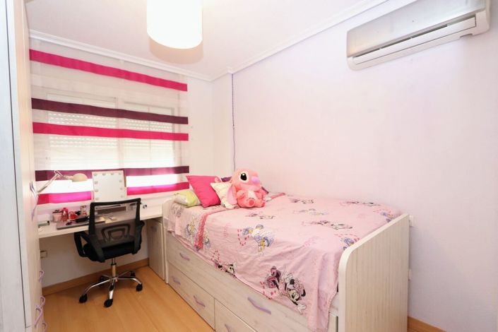 Image No.9-4 Bed Villa for sale