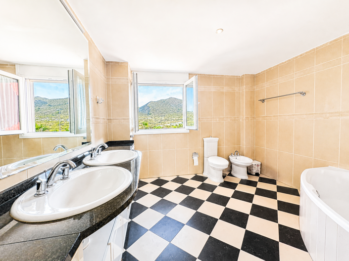 Image No.32-2 Bed Apartment for sale
