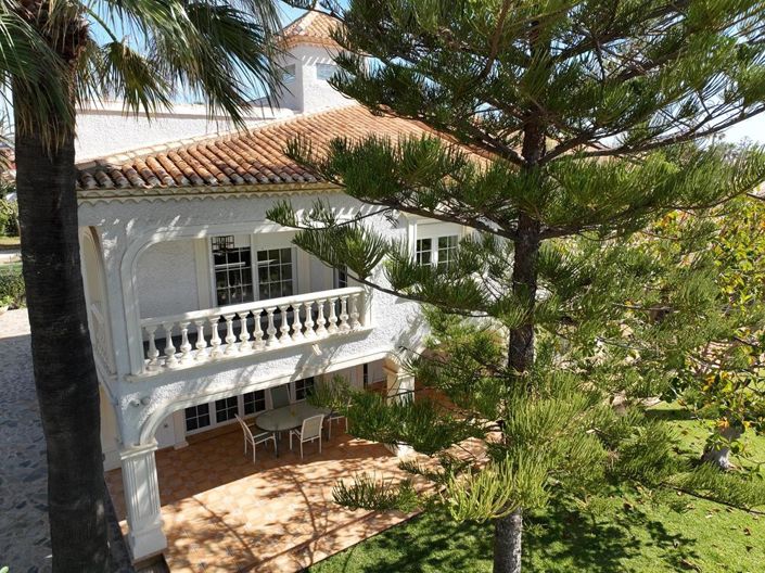 Image No.12-8 Bed Villa for sale