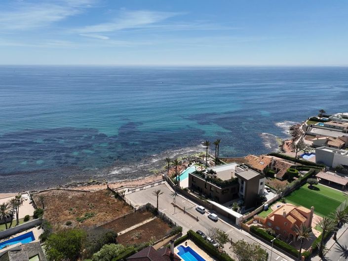 Image No.18-8 Bed Villa for sale