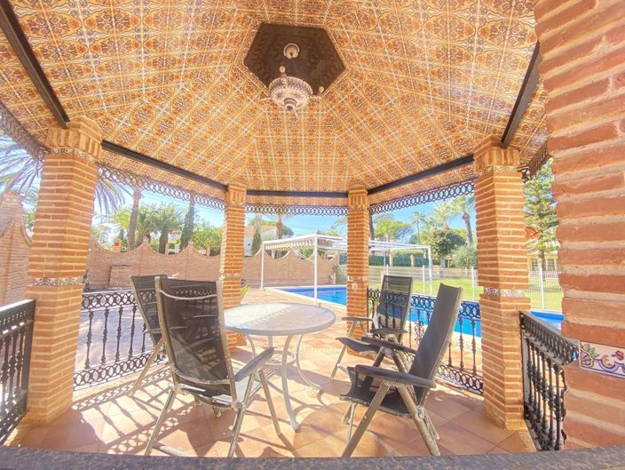 Image No.19-8 Bed Villa for sale