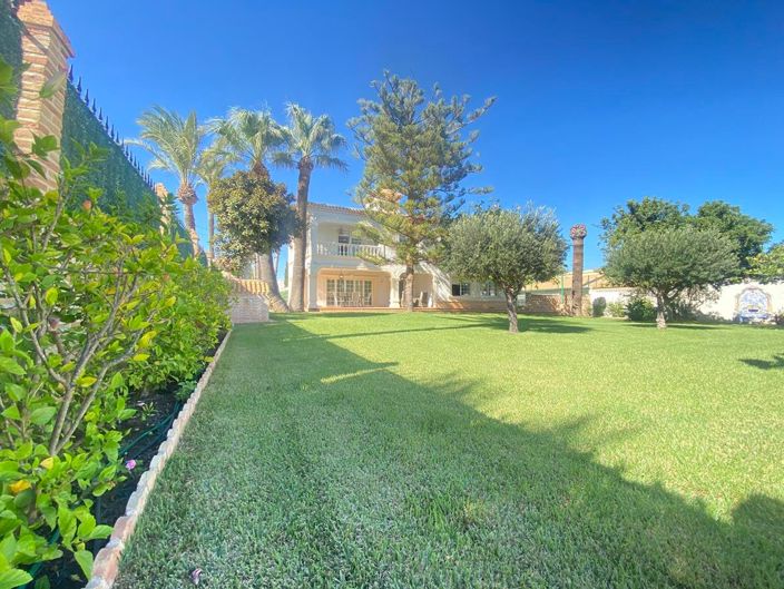Image No.21-8 Bed Villa for sale